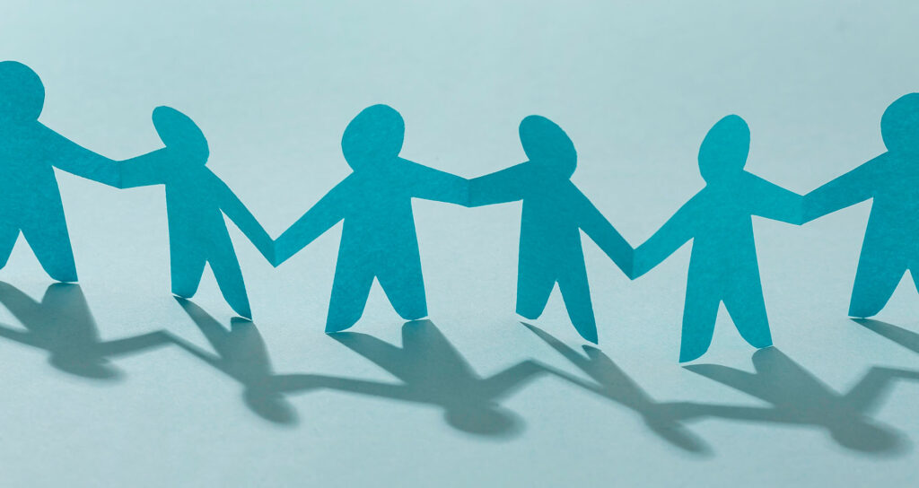 omini di carta uguali