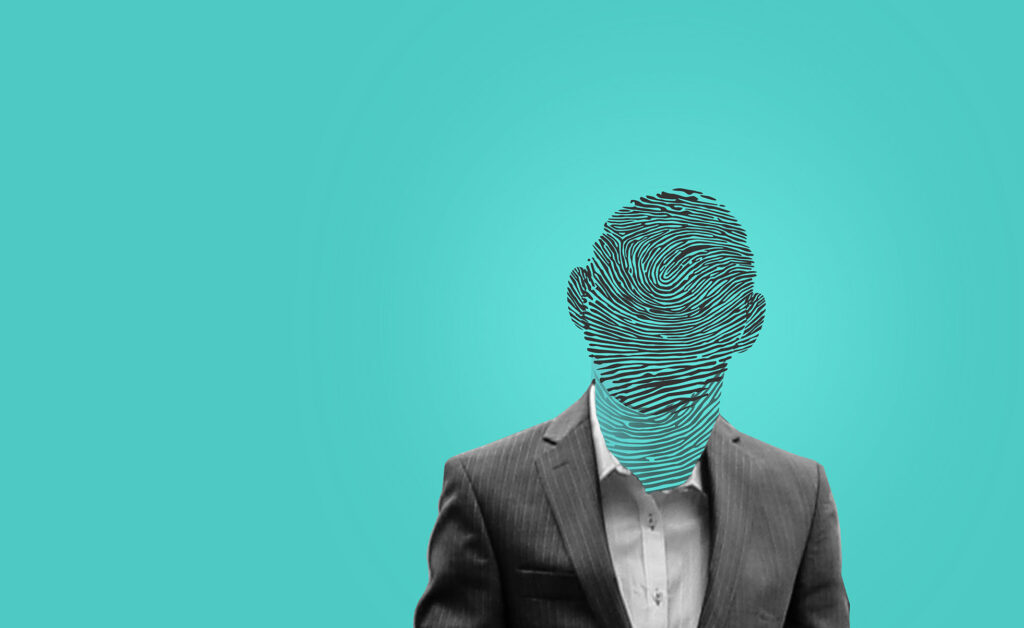 uomo con faccia da impronta digitale